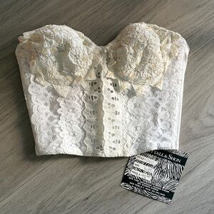 Vintage gem NWT whittall & shon Lace Bustier Bra in Cream